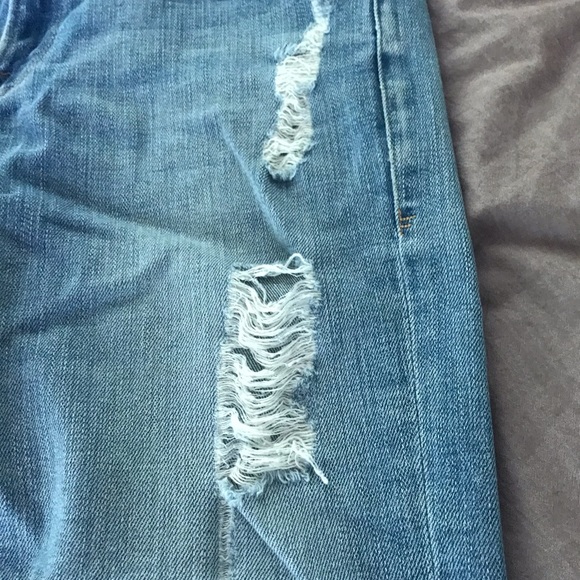 Frame Distressed Denim - Picture 5 of 6